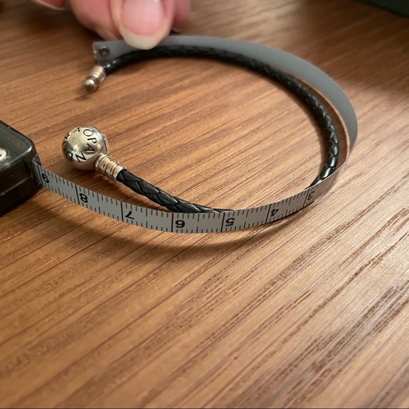Sold out - Pandora silver bracelet + black leather - Picture 9 of 9